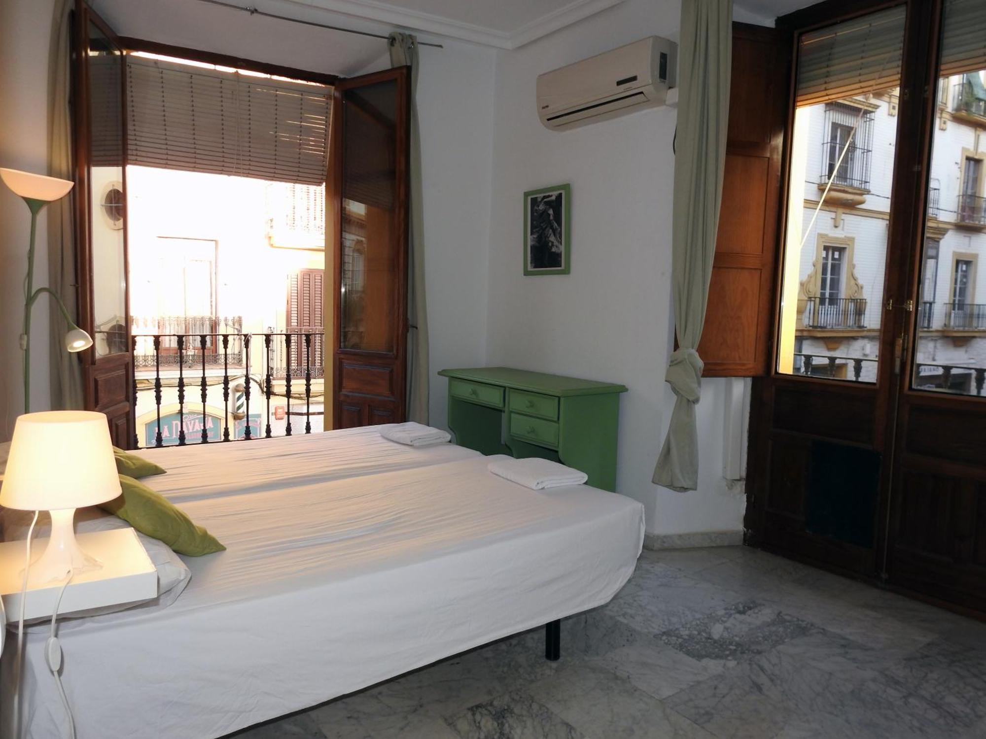 Apartamento En Sevilla Centro Con Vistas A La Plaza Alameda De Hercules - Hasta 7 Personas Esterno foto